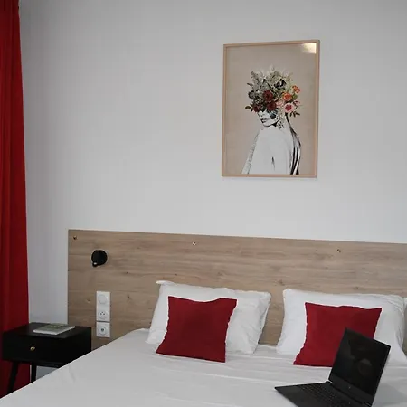 Cit'hotel Les Eleis Saint-Martin-de-Fraigneau