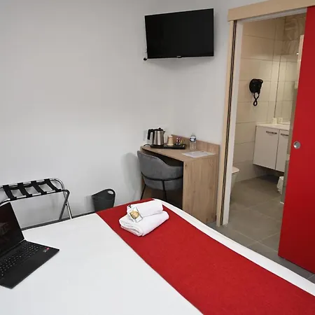 Cit'hotel Les Eleis فندق 3*