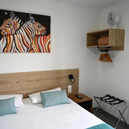 Cit'hotel Les Eleis Saint-Martin-de-Fraigneau