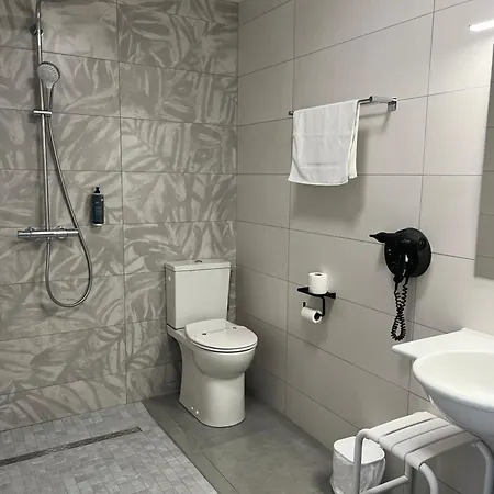 فندق Cit'hotel Les Eleis Saint-Martin-de-Fraigneau