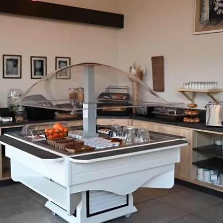 Cit'hotel Les Eleis فندق