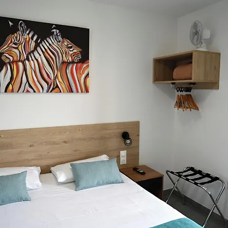 Cit'hotel Les Eleis Saint-Martin-de-Fraigneau