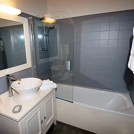 Otel Cit'hotel Les Eleis Saint-Martin-de-Fraigneau