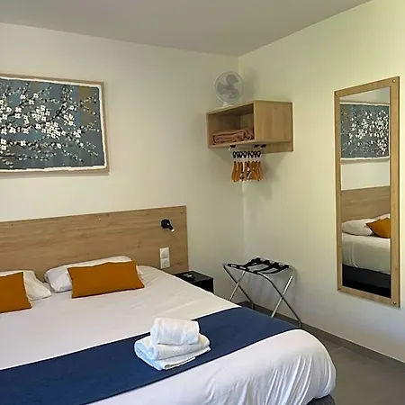 Otel Cit'hotel Les Eleis 3*